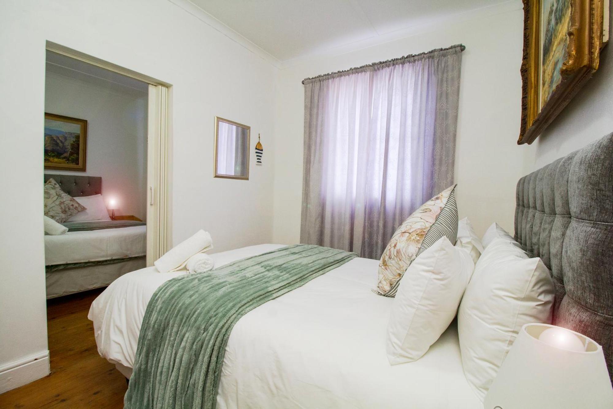 Schooner House Hotel Gansbaai Ngoại thất bức ảnh